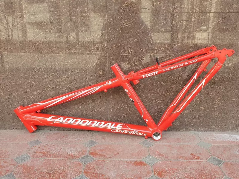 Велосипедная рама CANNONDALE черная/красная 26