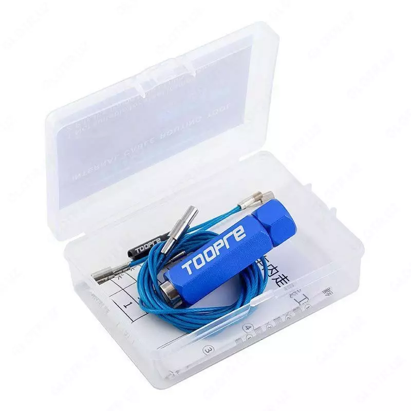 Инструмент TOOPRE для проведения тросов внутри рамы велосипеда.