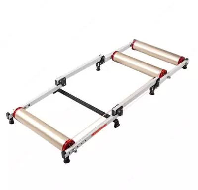 Zal yoki uyda mashq qilish uchun mo‘ljallangan rolli velostanok.