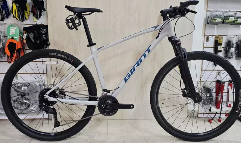 Велосипед GIANT ATX 830 29