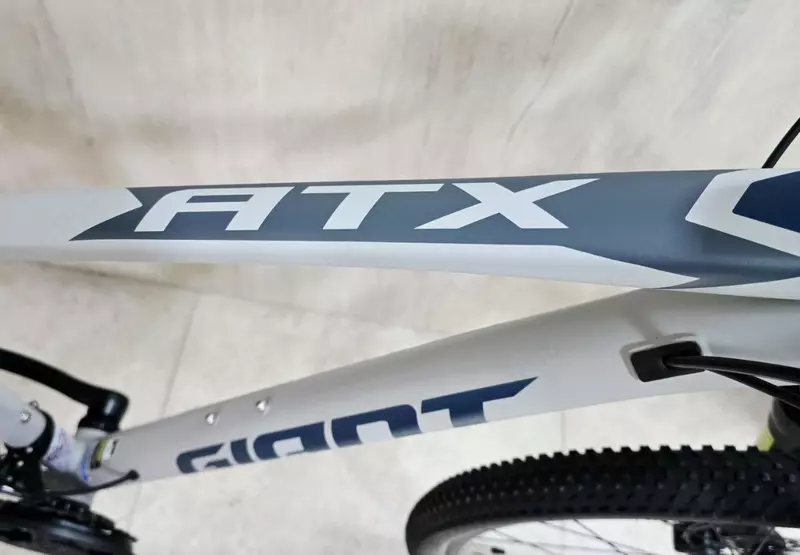 Велосипед GIANT ATX 830 29