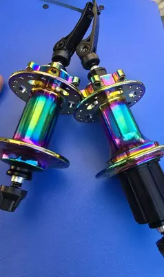 Sanoat podshipniklaridagi alyuminiy vtulkalar (benzin rangli)