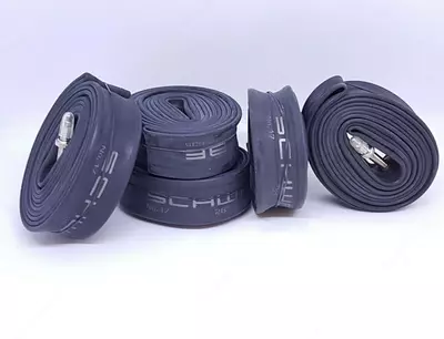 Камеры SCHWALBE LIGHT 700x28/32 и 700x28/47 сасок престо FV 40 мм