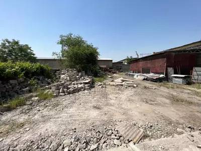 Срочно сдается в аренду территория 1200м2 в Ташкенте Бектемирский р-н.