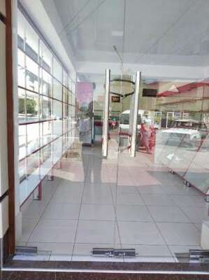 Стеклянные двери