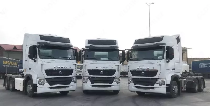 Тягач Howo T7H 6x4 CNG газовый на метане
