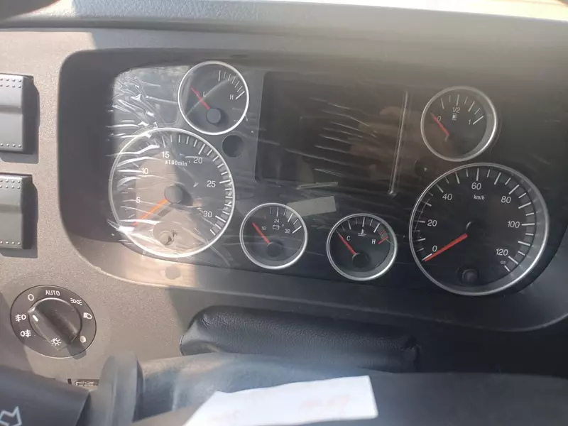 Тягач Howo T7H 6x4 CNG газовый на метане