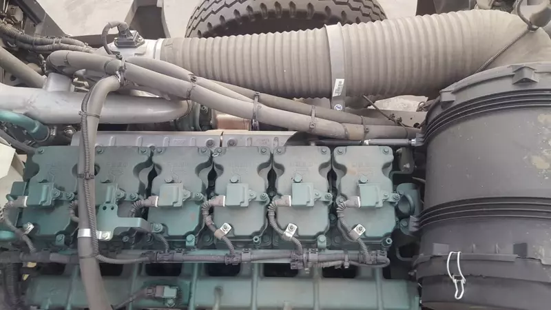 по запросу Тягач Howo A7 6x4 CNG газовый на метане