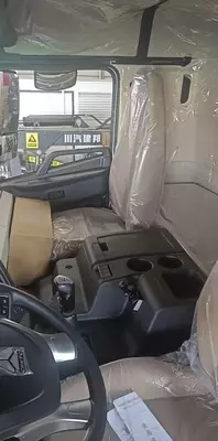 Автофургон Howo-V5X 270 6x4 - 9 м 1 сп. MAN-MAGISTRAL