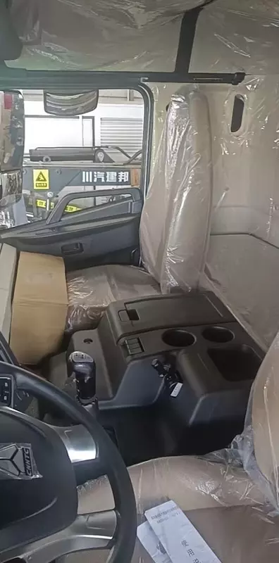 Автофургон Howo-V5X 270 6x4 - 9 м 1 сп. MAN-MAGISTRAL