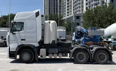 Цена по запросу Тягач Howo T7H 6x4 CNG AMT газовый на метане