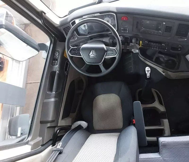 Шторный автофургон Howo-Max 480 8x4 - 9