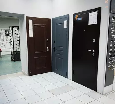 Kirish eshiklari xonalararo eshiklar Chakana savdo