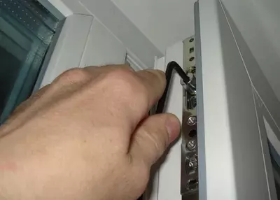 Цена по запросу Ремонт пластиковых окон и дверей Akfa и установка