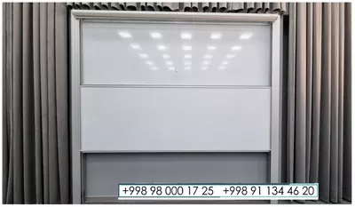 Вертикальная раздвижная доска колонного типа.