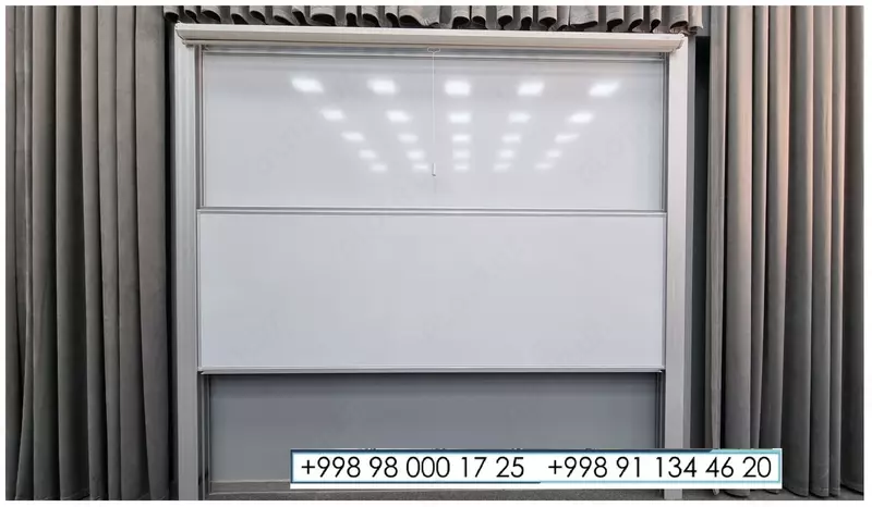 Вертикальная раздвижная доска колонного типа.