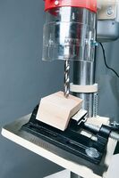 от {0} сум Вертикально-сверлильный деревообрабатывающий станок JDP-10