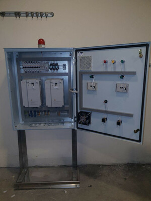 Шкаф управления и защиты насоса для скважин КАСКАД 63М от 3кВт до 90кВт