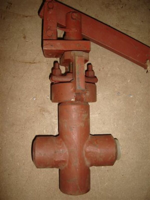 Клапан регулирующий (дроссельный) 811-50-Рв Ду50 Ру137 Т560 °С