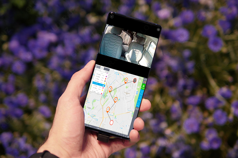 Ол саусақтарын қыздың барлық тесіктеріне тығып қояды Ирина Забиякамен порно