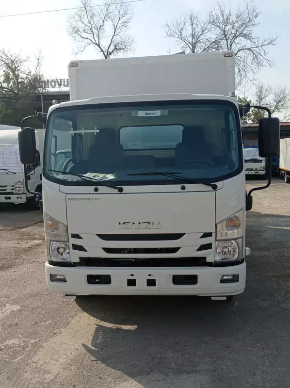 Грузовой автомобиль изотермический кузов ISUZU NPR 75 L-K
