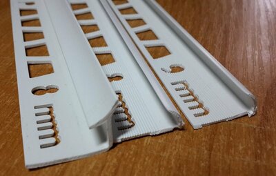 Угол кафельный пластмассовый (2