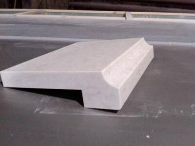 Фигурный профиль из кварцевого камня