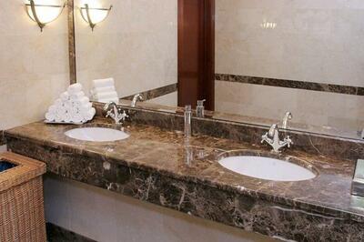 Столешница для ванной мебели из кварцевого камня