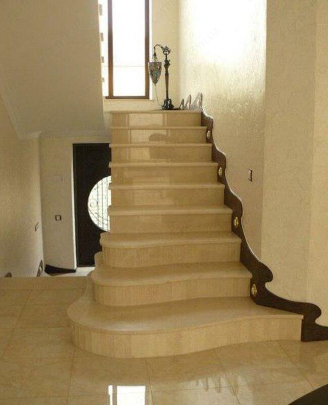 Лестничный марш из кварцевого камня