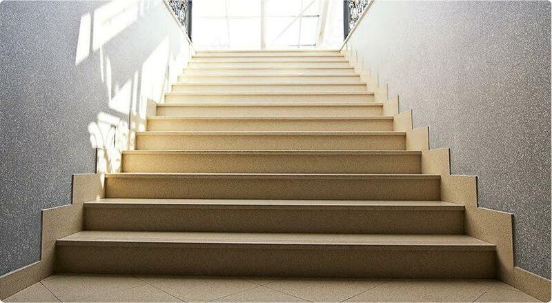 Лестничный марш из кварцевого камня
