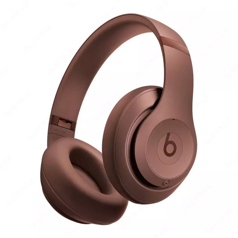 Наушники Beats Studio Pro Kim Special Edition.