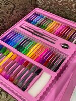 208 ta rasm chizish va ijod qilish uchun to'plam - Markerlar