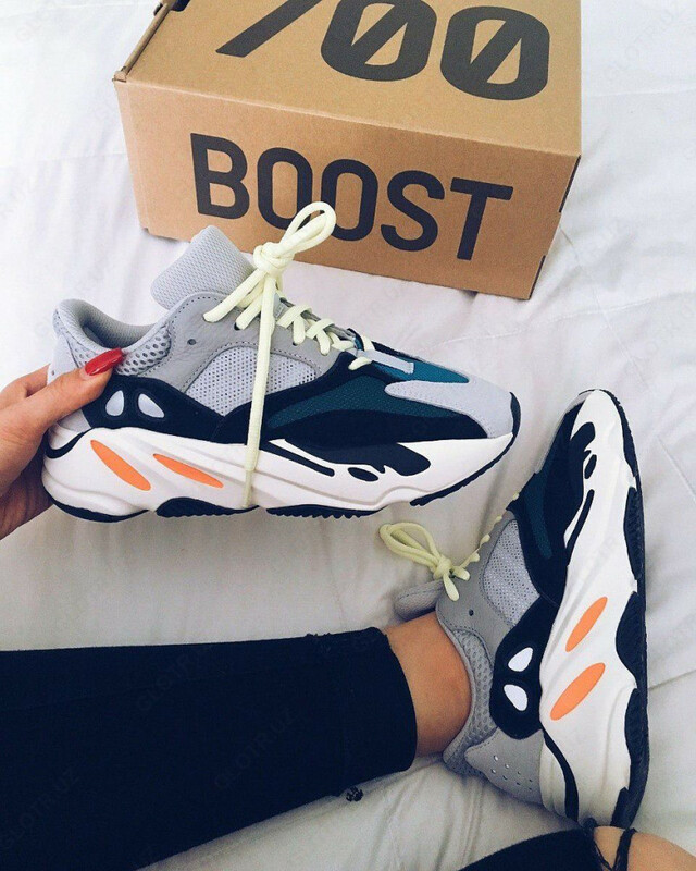  Кроссовки Adidas Yeezy Boost 700 - 