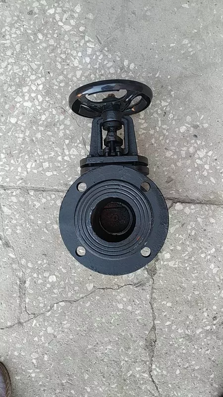 от {0} сум Задвижка чугунная фланцевая 30ч6бр DN 100 PN16