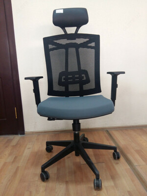 Офисное кресло Arano