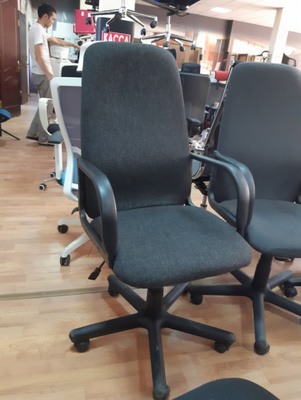 Офисное кресло Diplomat