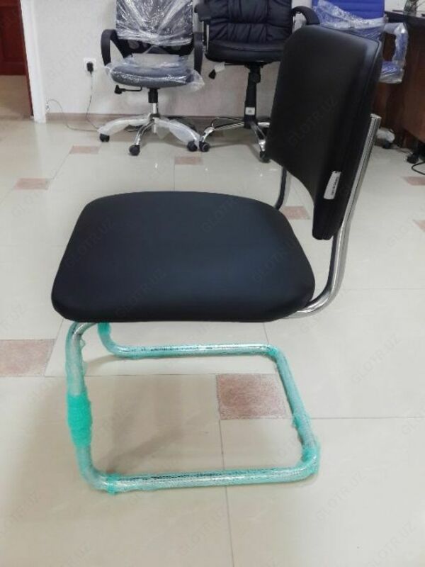 Ofis kreslosi Silviya krom Ukraina Ulgurji va chakana