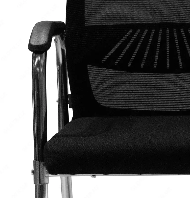 Стул-кресло Derby с хромированным каркасом и подлокотниками