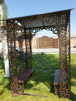 Красивая беседка из стали Красивая беседка из стали