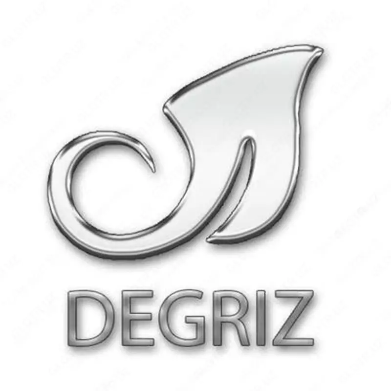 Dizaynerlik forg‘alangan skameyka, orqa suyanchiq va qo‘ltiq bilan