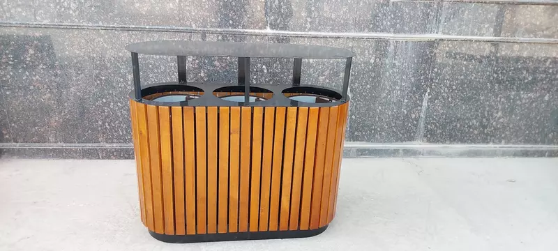 Уличные мусорные урны тройные (металл + дерево)