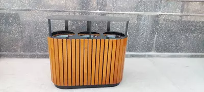 Уличные мусорные урны тройные (металл + дерево)