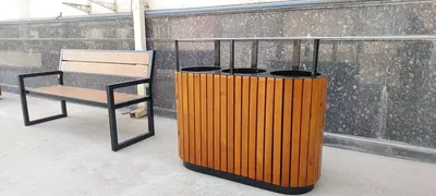 Уличные мусорные урны тройные (металл + дерево)