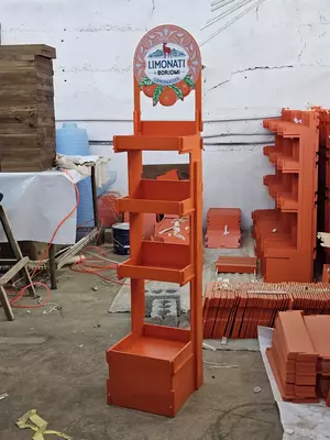 Reklama stoykalari faneradan. Reklama stoykalari faneradan.