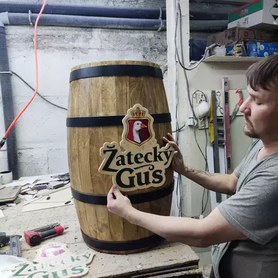 Reklama stoykalari faneradan. Reklama stoykalari faneradan.