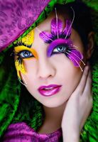 Rangli kontakt linzalari