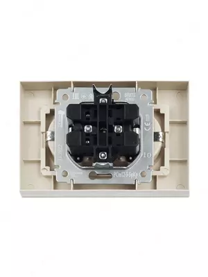 BRITE Роз. 2-я с з/к без з/ш 16А в сб. РС12-3-БрБ бел. IEK