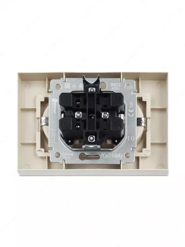 BRITE Роз. 2-я с з/к без з/ш 16А в сб. РС12-3-БрБ бел. IEK - 35 100 сум