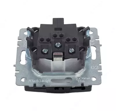 Розетка BRITE с з/к/ш с крышкой 16А IP44 РСбш10-3-44-БрЧ черный IEK