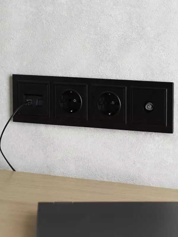 BRITE ramkasi 4 o'rindiqli ru-4-brch qora IEK Chakana savdo